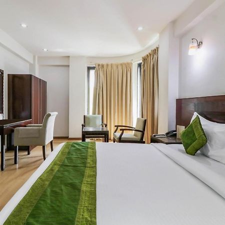 Treebo Trend Hotel Parker Ahmedabad Bagian luar foto