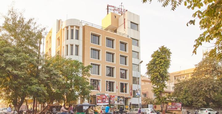 Treebo Trend Hotel Parker Ahmedabad Bagian luar foto
