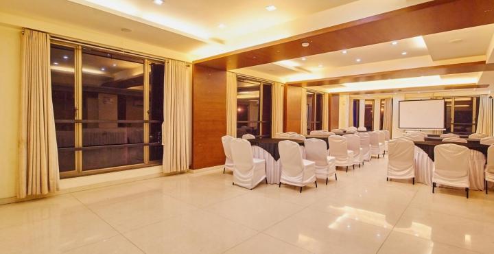 Treebo Trend Hotel Parker Ahmedabad Bagian luar foto