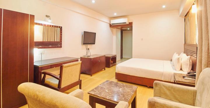 Treebo Trend Hotel Parker Ahmedabad Bagian luar foto