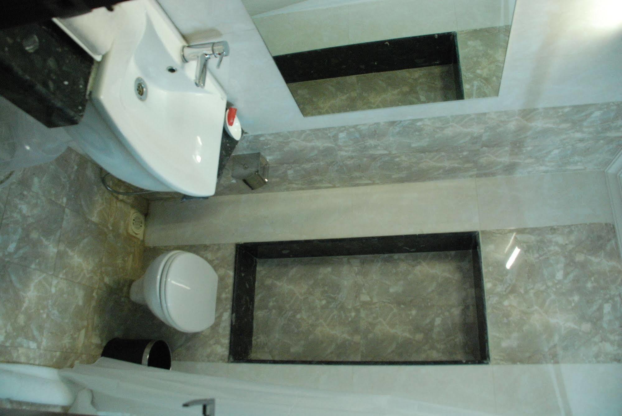 Treebo Trend Hotel Parker Ahmedabad Bagian luar foto