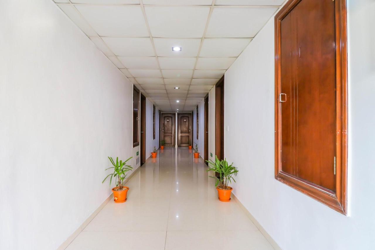 Treebo Trend Hotel Parker Ahmedabad Bagian luar foto