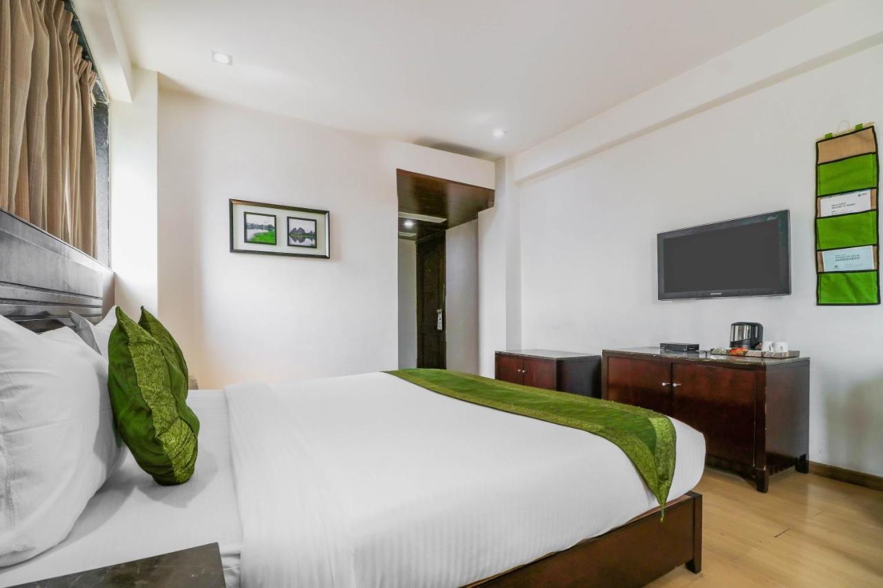 Treebo Trend Hotel Parker Ahmedabad Bagian luar foto
