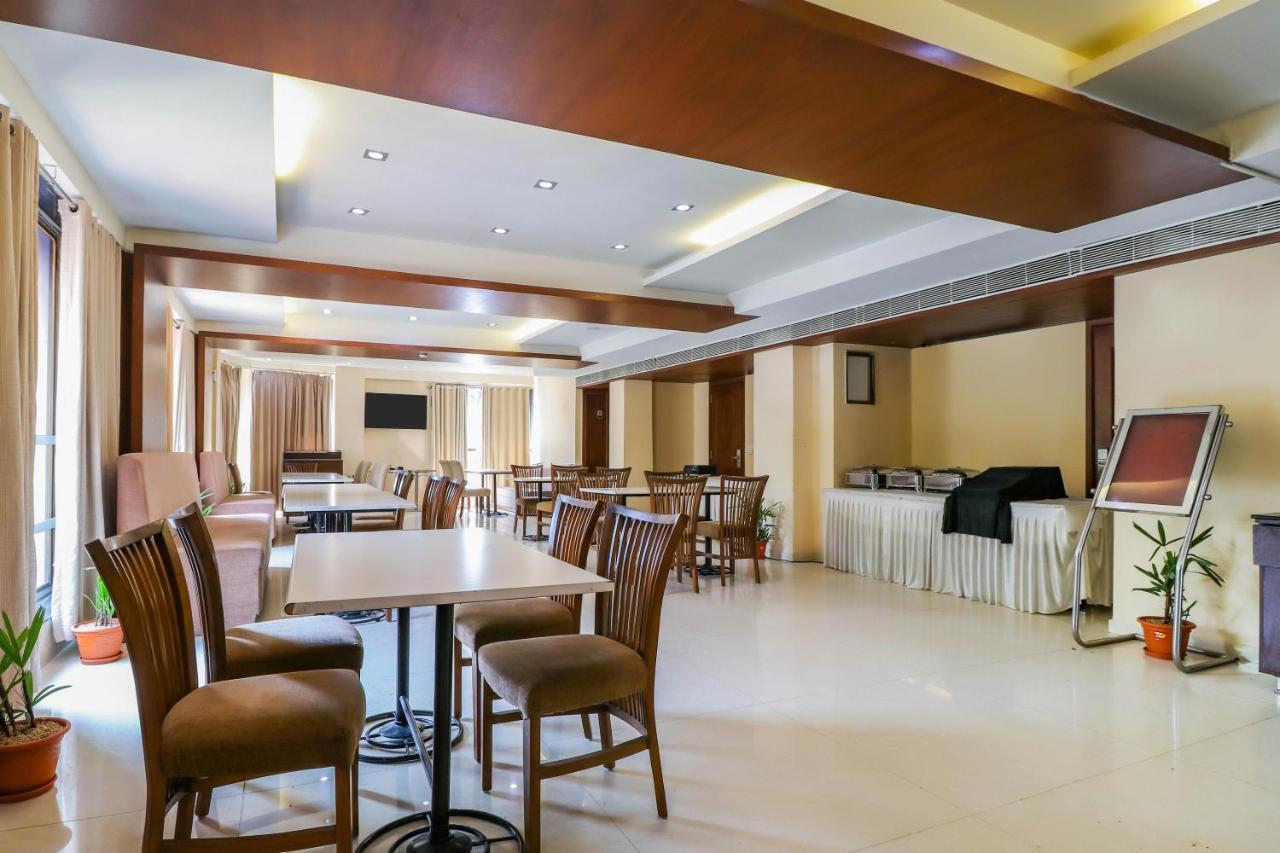 Treebo Trend Hotel Parker Ahmedabad Bagian luar foto
