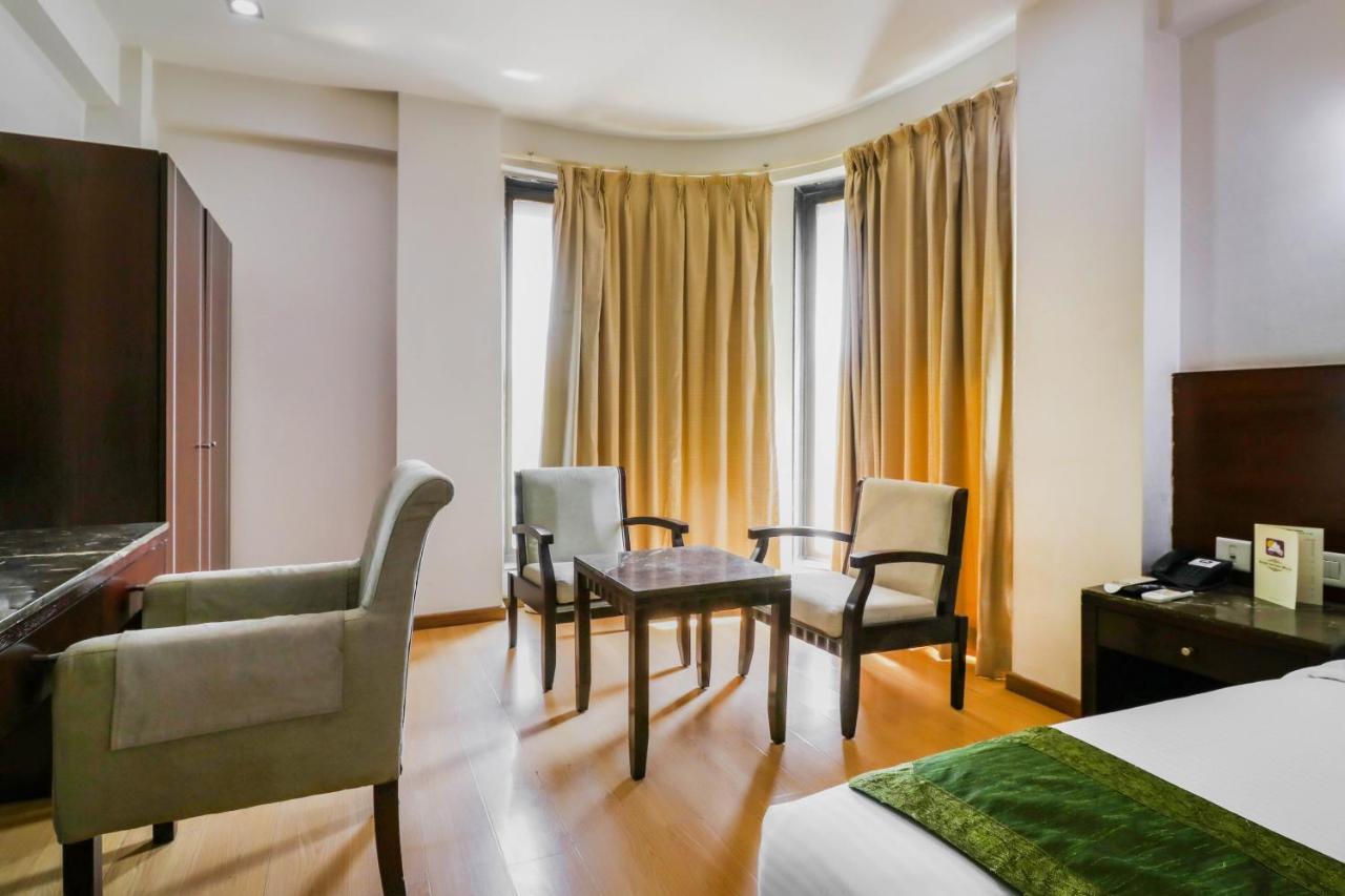 Treebo Trend Hotel Parker Ahmedabad Bagian luar foto