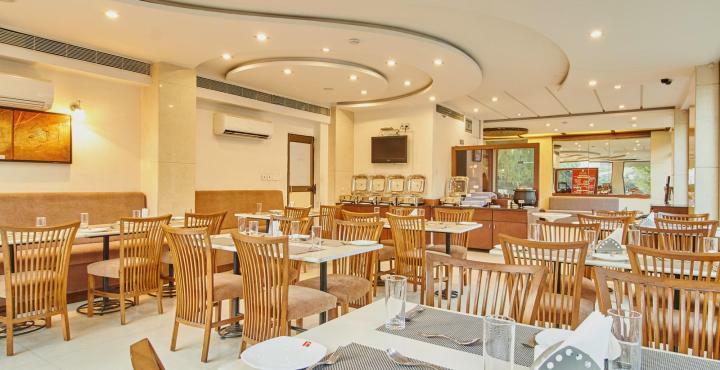 Treebo Trend Hotel Parker Ahmedabad Bagian luar foto